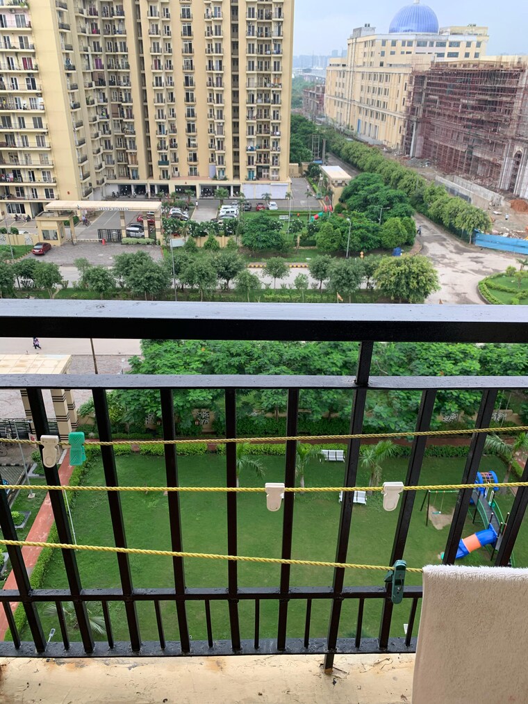 Balcony, maxblis-grand-wellington 1 Bedroom 615 Sq.Ft. Apartment In Sector 75 Noida 9455868