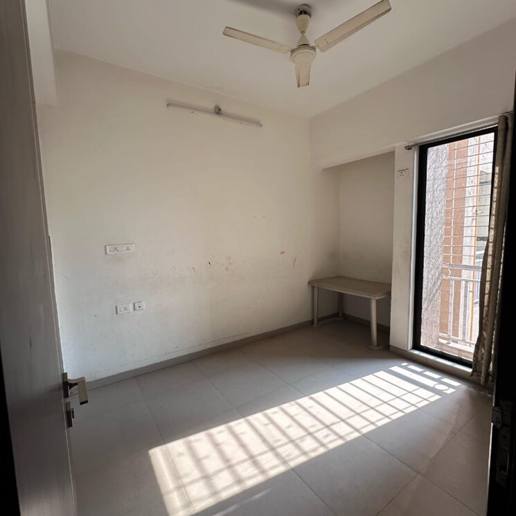 Bathroom, harmony-signature-towers 3.5 Bedroom 1100 Sq.Ft. Apartment In Owale Thane 9455913
