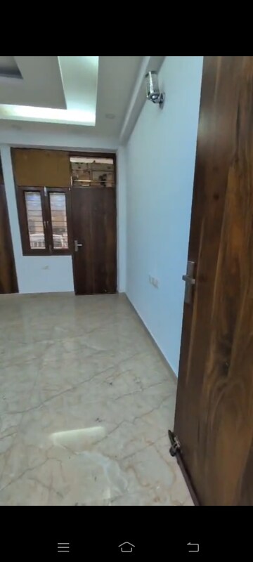 Room in 3 BHK Builder Floor at Kanha Apartments Indirapuram, Shakti Khand 2 – for Rent