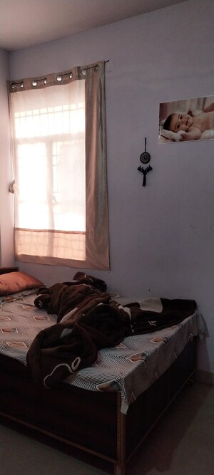 Living Room in 1.5 BHK Apartment at Sector 10 Greater Noida – for Sale