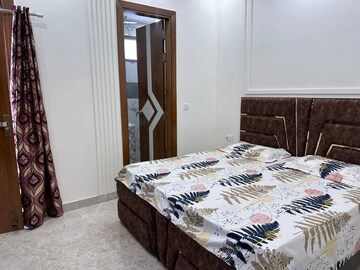 Bedroom in 2 BHK Apartment at Saket – for Rent