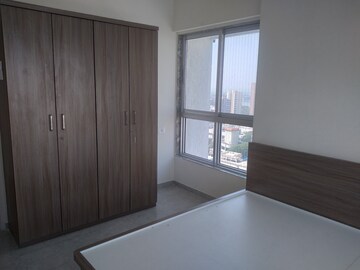 Bedroom in 1.5 BHK Apartment at Dadar West – for Rent