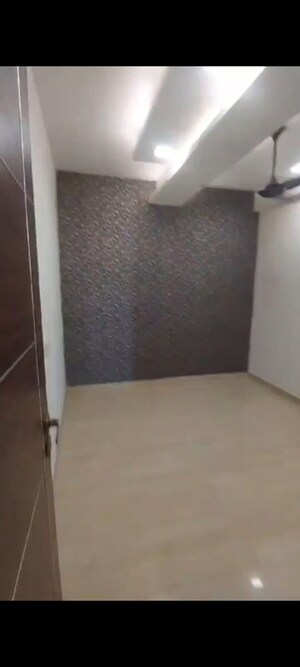 Room in 3.5 BHK Builder Floor at Kanha Apartments Indirapuram, Shakti Khand 2 – for Rent