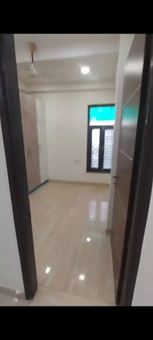 Room in 3.5 BHK Builder Floor at Kanha Apartments Indirapuram, Shakti Khand 2 – for Rent