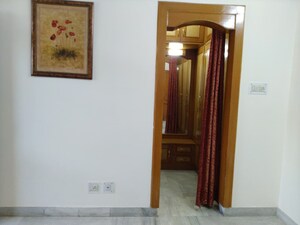 Room in 3 BHK Apartment at Sector 50 – for Rent