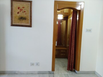 Room in 3 BHK Apartment at Sector 50 – for Rent