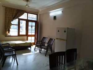 Living Room in 3 BHK Apartment at Sector 50 – for Rent