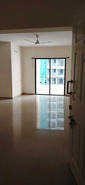 Room in 3 BHK Apartment at Nagpal Dev Exotica, Kharadi – for Rent