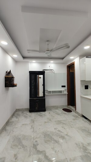 Living Room in 1 BHK Builder Floor at Govindpuri – for Sale