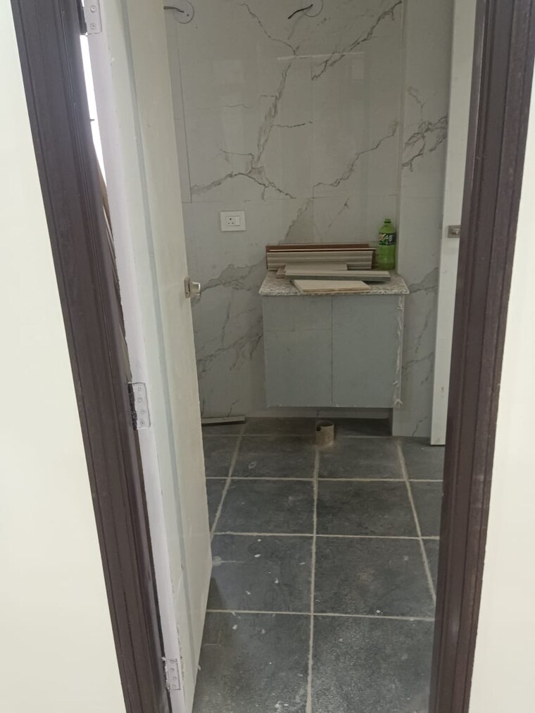 Bathroom, svp-gulmohur-garden-phase-2 3 Bedroom 1290 Sq.Ft. Apartment In Raj Nagar Extension Ghaziabad 9456185