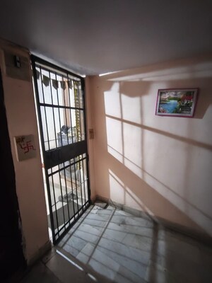 Room in 2 BHK Builder Floor at Sector 44 – for Rent