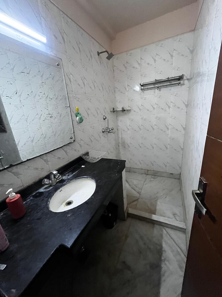 Attached Bathroom, saket 2 Bedroom 800 Sq.Ft. Builder Floor In Saket Delhi 9456194