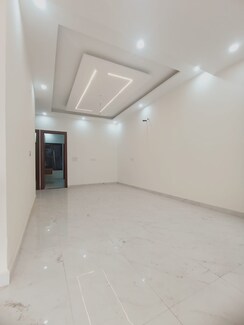3 BHK + Pooja Room Apartment For Sale in Pir Machalla