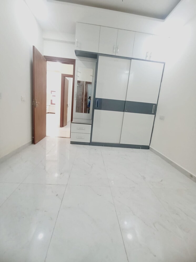Room, pir machalla 3 Bedroom 1260 Sq.Ft. Apartment In Pir Machalla Zirakpur 9456199