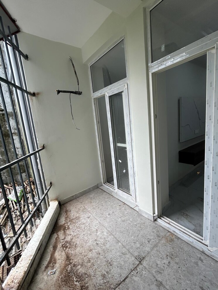 Balcony, sahastradhara road 3 Bedroom 167 Sq.Yd. Builder Floor In Sahastradhara Road Dehradun 9456208