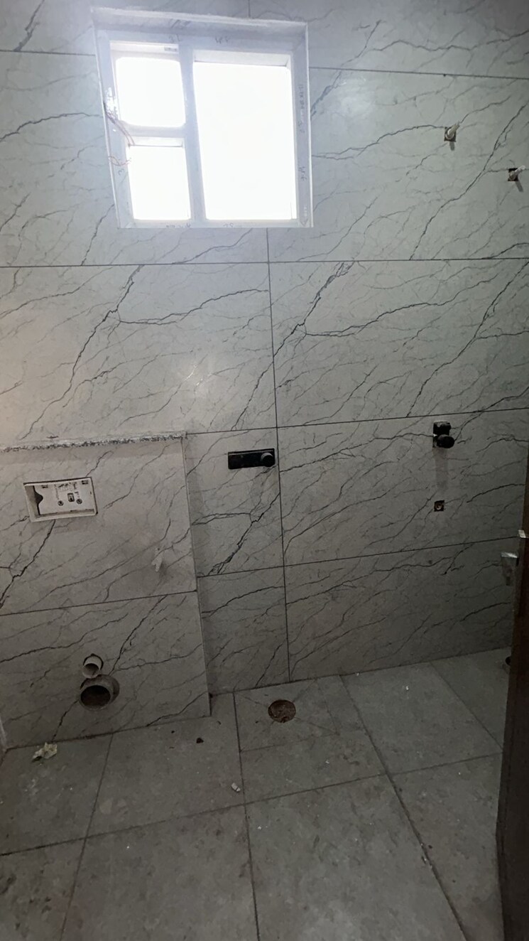 Bathroom, sahastradhara road 3 Bedroom 167 Sq.Yd. Builder Floor In Sahastradhara Road Dehradun 9456208