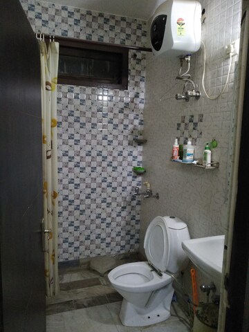 Bathroom in 1 RK Builder Floor at Lajpat Nagar 4 – for Rent