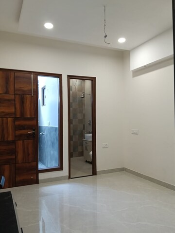 Room in 3 BHK Independent House at Dhakoli – for Sale