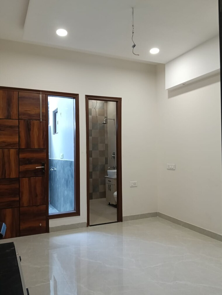 Room, dhakoli 3 Bedroom 1200 Sq.Ft. Independent House In Dhakoli Zirakpur 9456198