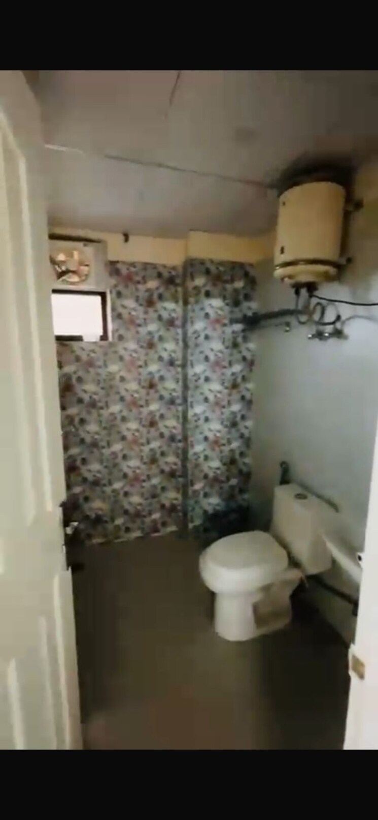 Bathroom, the-golden-gate 3 Bedroom 1635 Sq.Ft. Apartment In Mahurali Ghaziabad 9456227