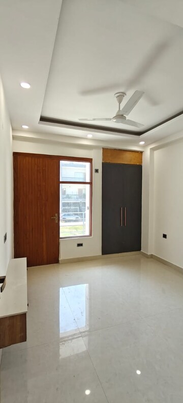 Room in 4 BHK Builder Floor at Puri Aman Vilas, Sector 89 – for Sale