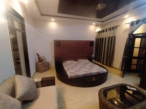 1 BHK Builder Floor For Rent in Sector 4