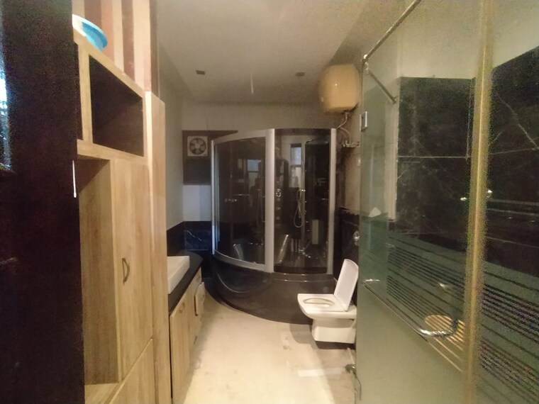 Bathroom, sector 4 1 Bedroom 600 Sq.Ft. Builder Floor In Sector 4 Panchkula 9456267