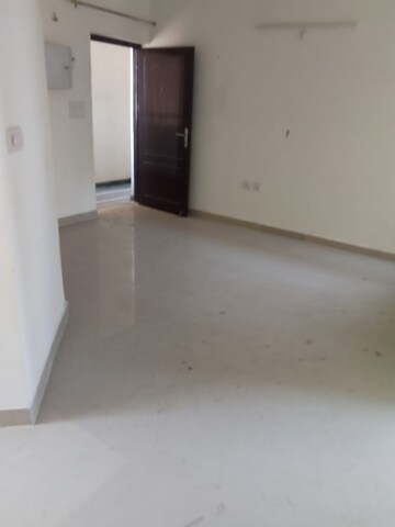 Room in 2 BHK Apartment at Ramprastha Awho, Sector 95 – for Rent