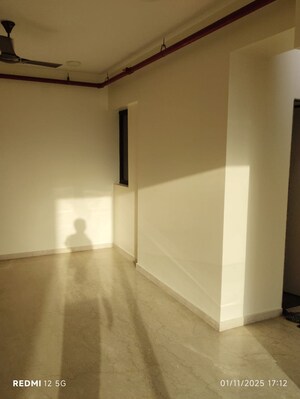 Room in 3 BHK Apartment at Kanakia Silicon Valley, Powai – for Rent