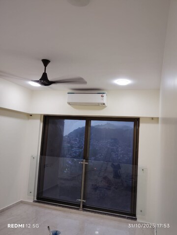 Furnished Amenities in 3 BHK Apartment at Kanakia Silicon Valley, Powai – for Rent