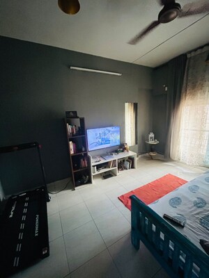 Bedroom in 2 BHK Apartment at Montreal Tower, Andheri West – for Rent