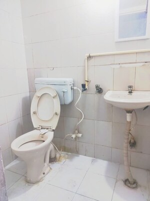 Bathroom in 1 RK Villa at Sector 28 – for Rent