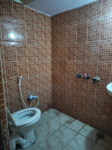 Bathroom in 1 RK Villa at Sector 28 – for Rent