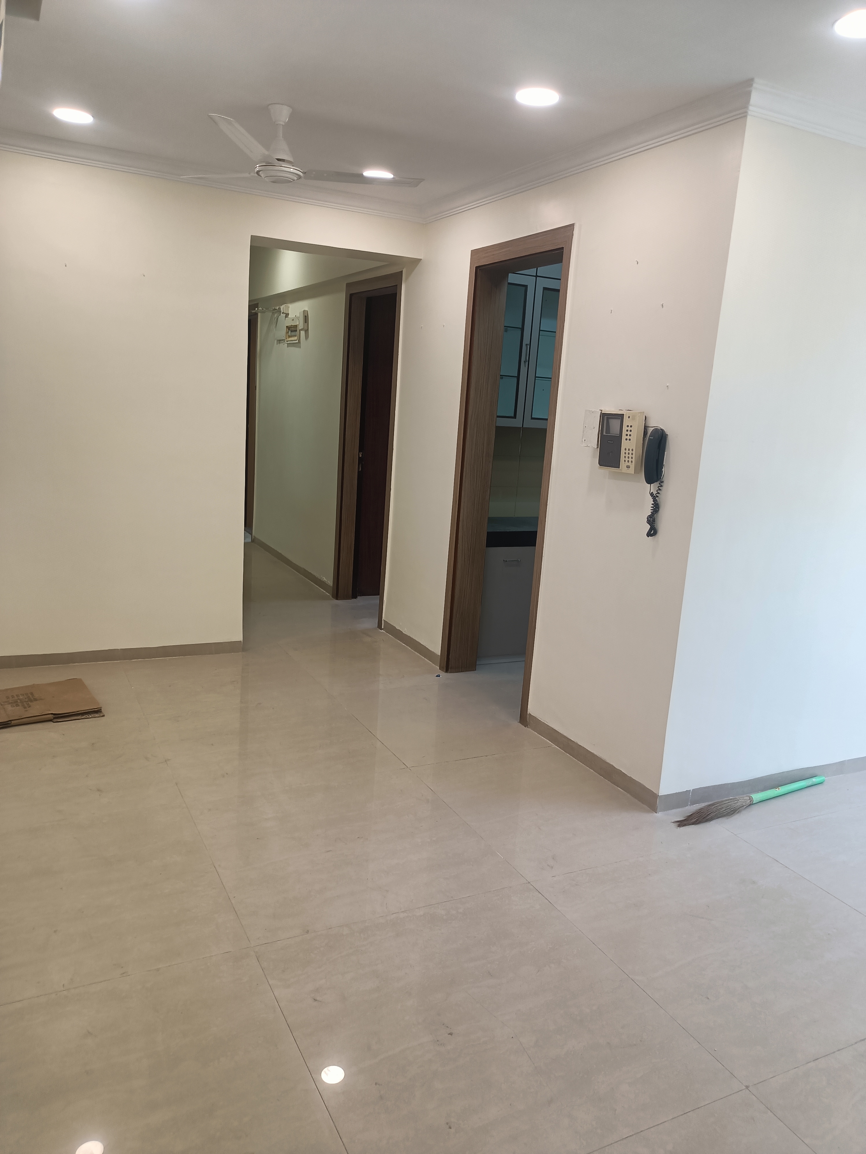 2 BHK Apartment For Rent in Dosti Flamingos