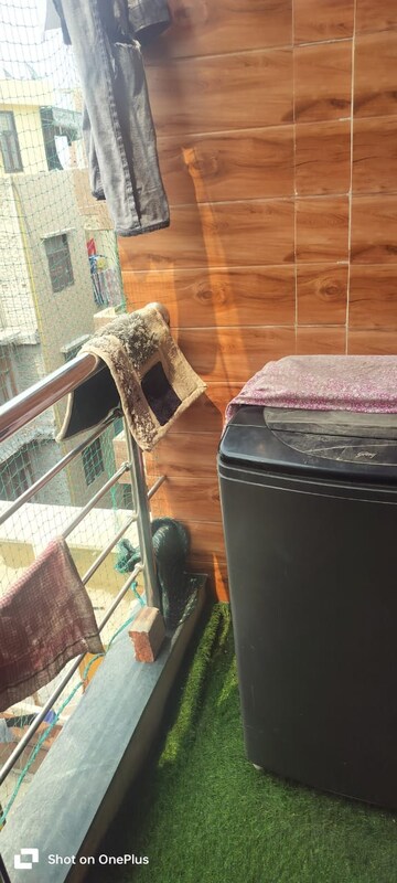 Furnished Amenities in 1.5 BHK Builder Floor at Mayur Vihar – for Sale