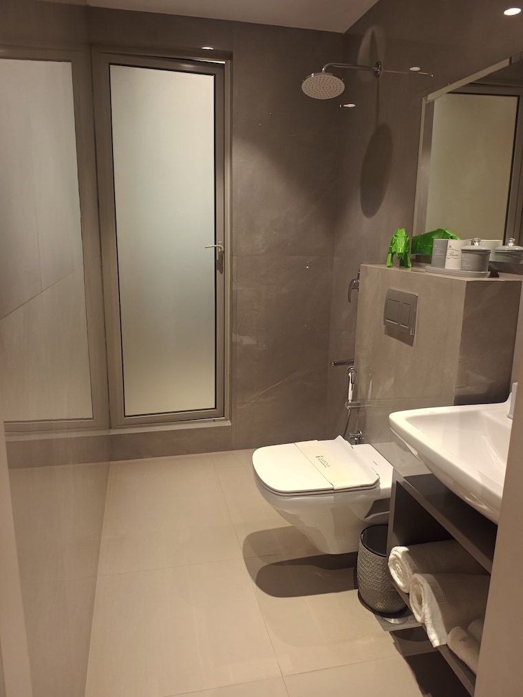 Team Area, shapoorji-pallonji-sarova 3 Bedroom 1023 Sq.Ft. Apartment In Kandivali East Mumbai 9456327