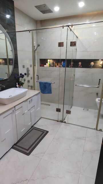 Master Bedroom in 3 BHK Builder Floor at Shalimar Garden Extension I – for Rent