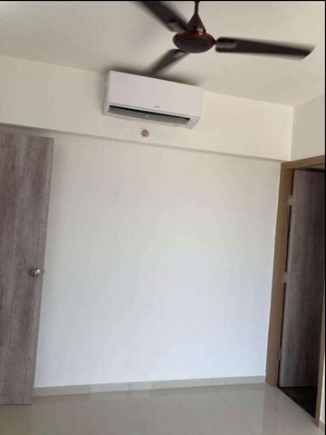 Room in 1 BHK Apartment at Lodha Upper Thane Meadows, Anjur – for Sale