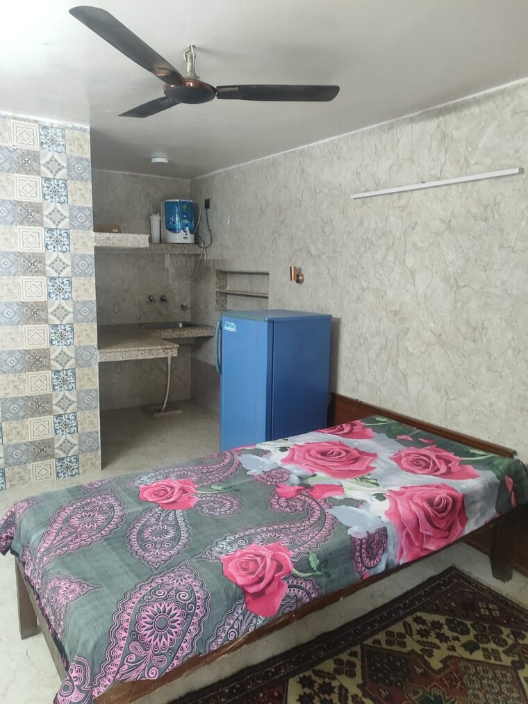 Bedroom, sector 29 1 RK 500 Sq.Ft. Villa In Sector 29 Noida 9456395