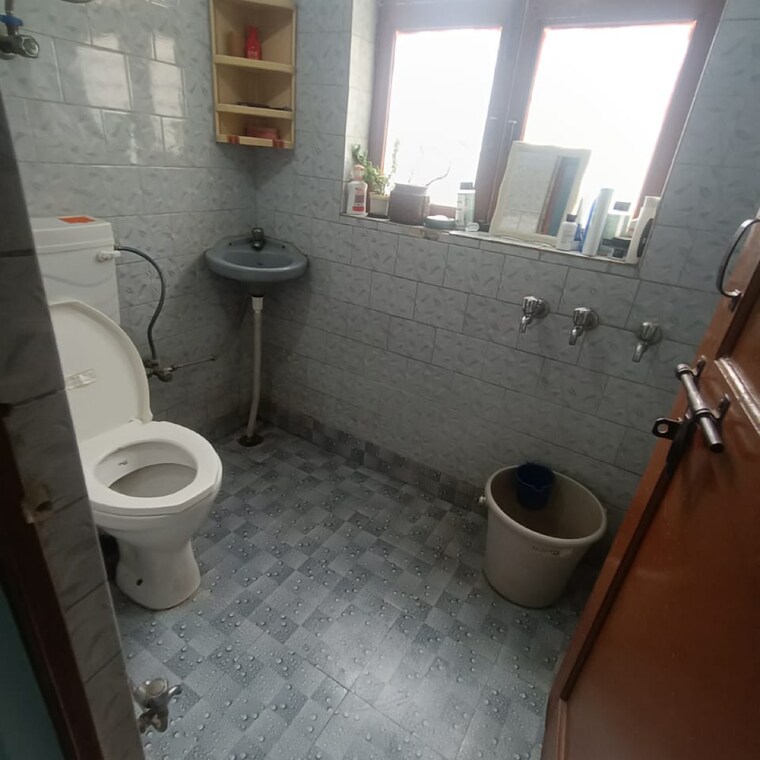 Bathroom, sector 22 2 Bedroom 2100 Sq.Ft. Builder Floor In Sector 22 Gurgaon 9456425