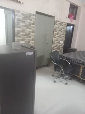 Master Bedroom in 2 BHK Builder Floor at Vaishali Sector 4 – for Rent