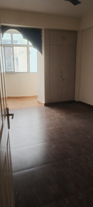 Room in 3 BHK Apartment at Keltech Golf Greens, Dundahera – for Rent