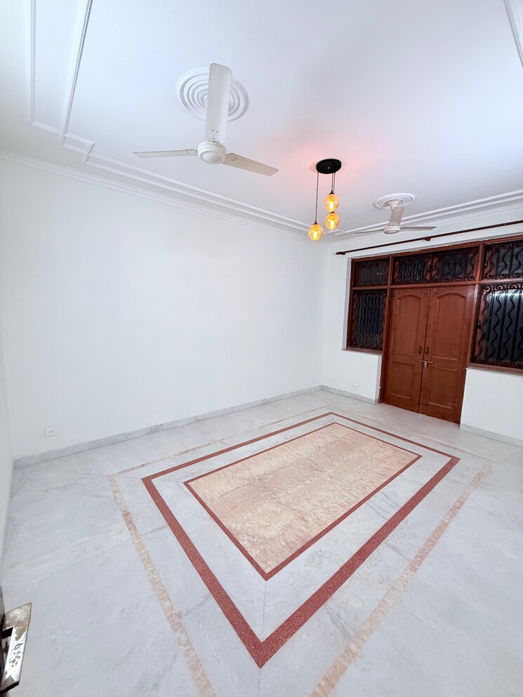 Living Room, paschim vihar 3.5 Bedroom 1800 Sq.Ft. Builder Floor In Paschim Vihar Delhi 9456546