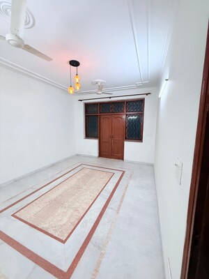 Living Room in 3.5 BHK Builder Floor at Paschim Vihar – for Rent