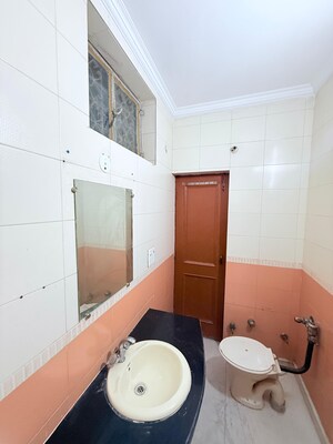 Bathroom in 3.5 BHK Builder Floor at Paschim Vihar – for Rent