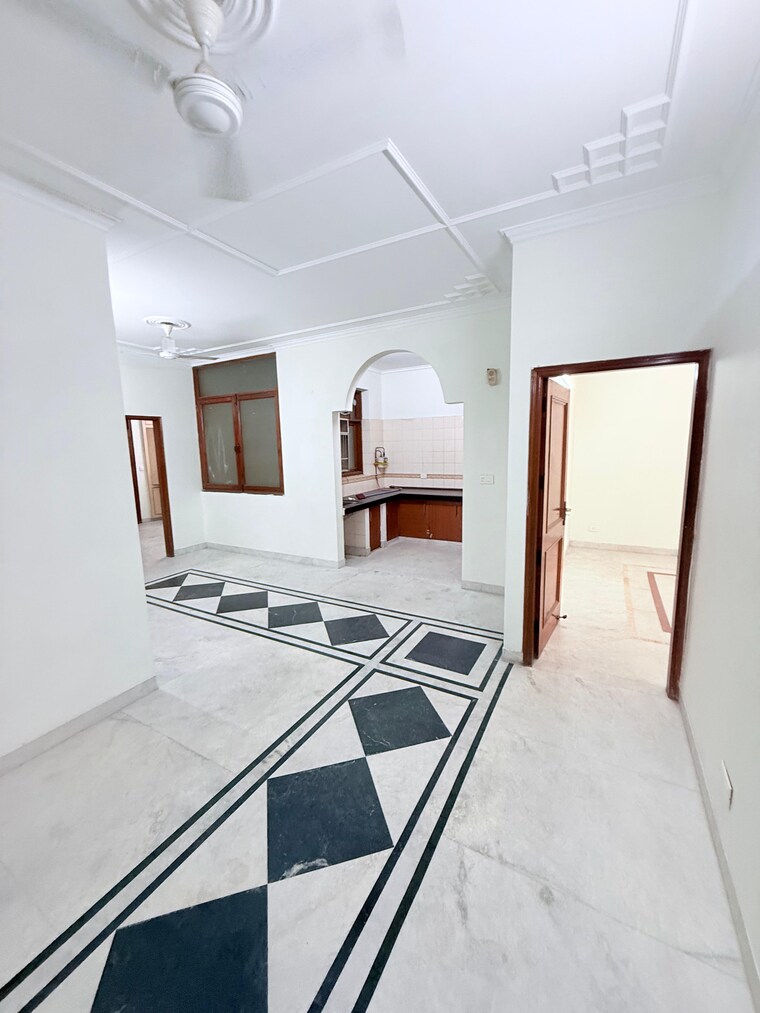Common Area, paschim vihar 3.5 Bedroom 1800 Sq.Ft. Builder Floor In Paschim Vihar Delhi 9456546