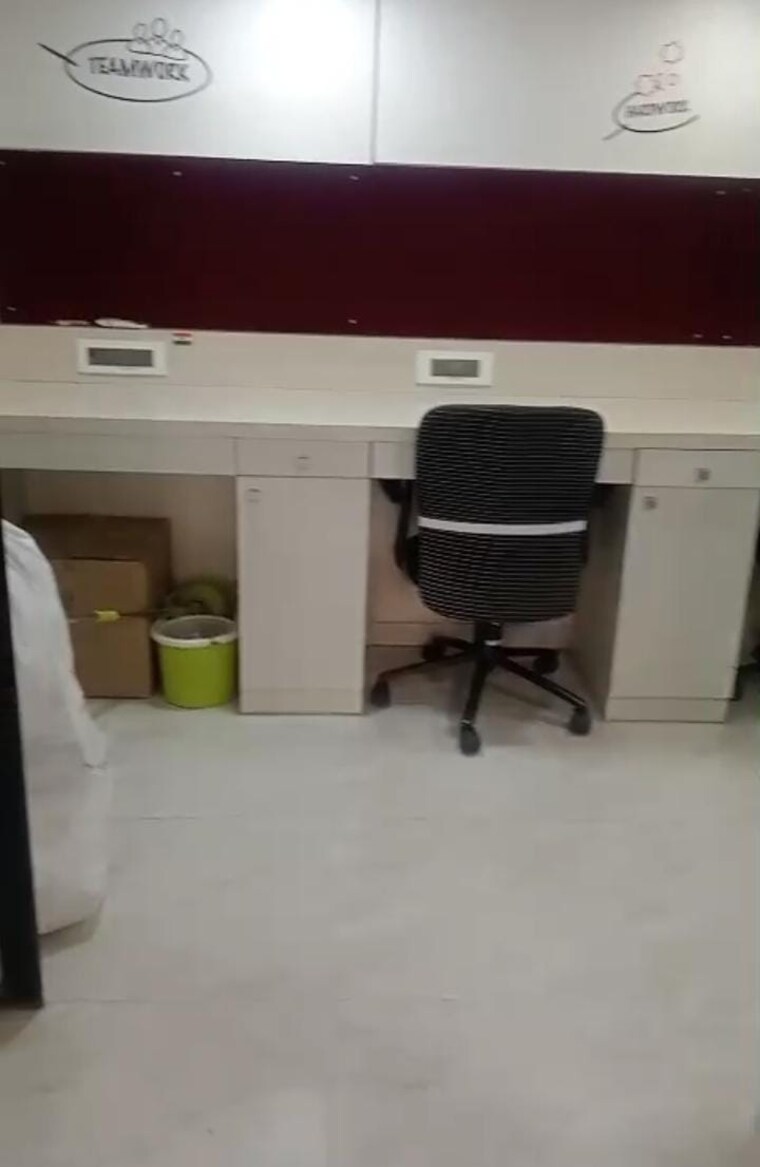 Team Area, bhandup west Commercial Office Space 300 Sq.Ft. In Bhandup West Mumbai 9456516