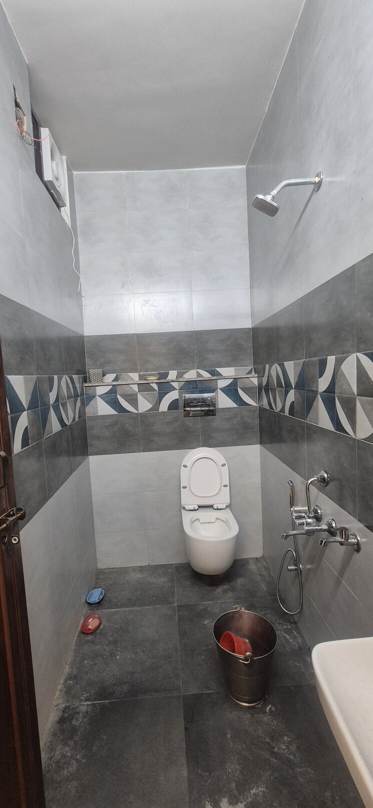 Bathroom, gomti nagar 2 Bedroom 2152 Sq.Ft. Builder Floor In Gomti Nagar Lucknow 9456570