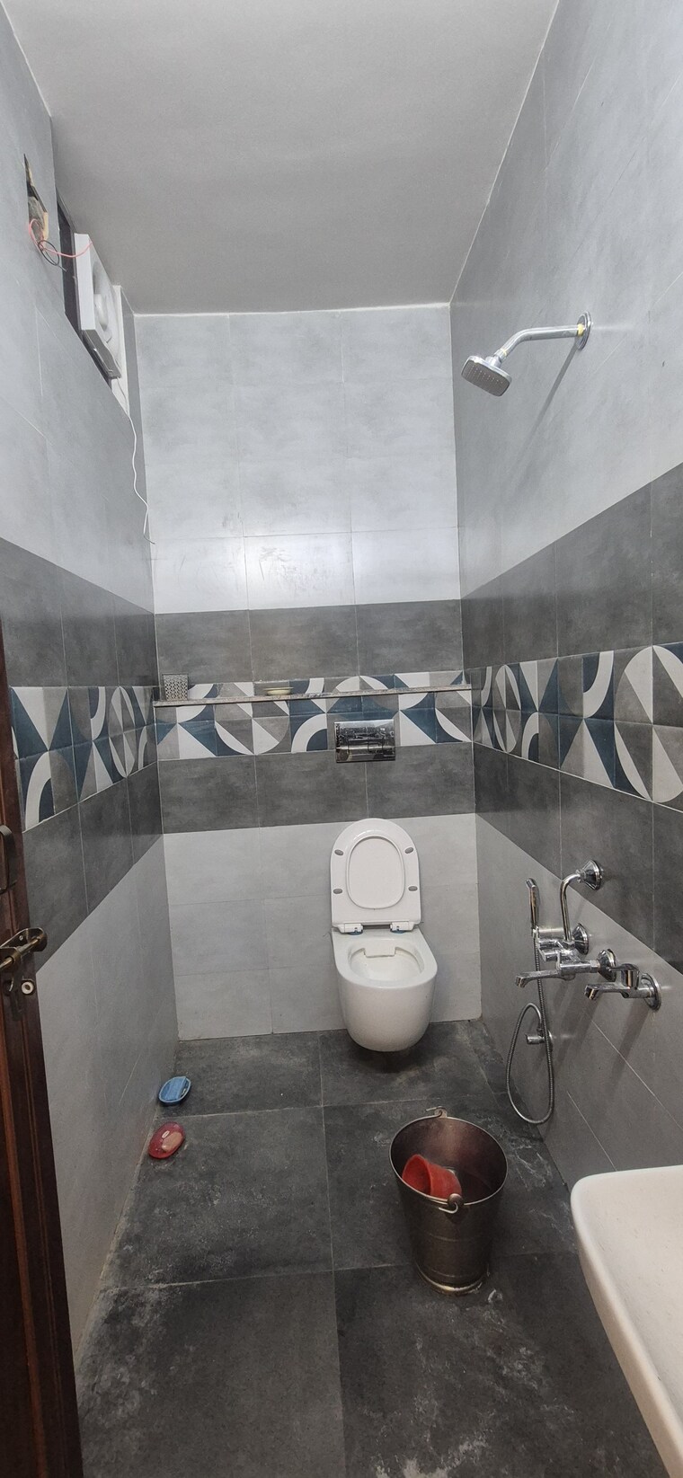 Bathroom, gomti nagar 2 Bedroom 2152 Sq.Ft. Builder Floor In Gomti Nagar Lucknow 9456570