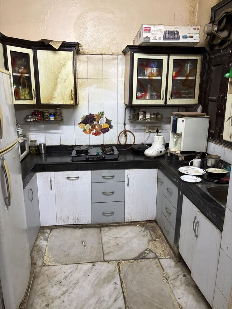Kitchen, kirti nagar 3 Bedroom 150 Sq.Yd. Builder Floor In Kirti Nagar Delhi 9456466